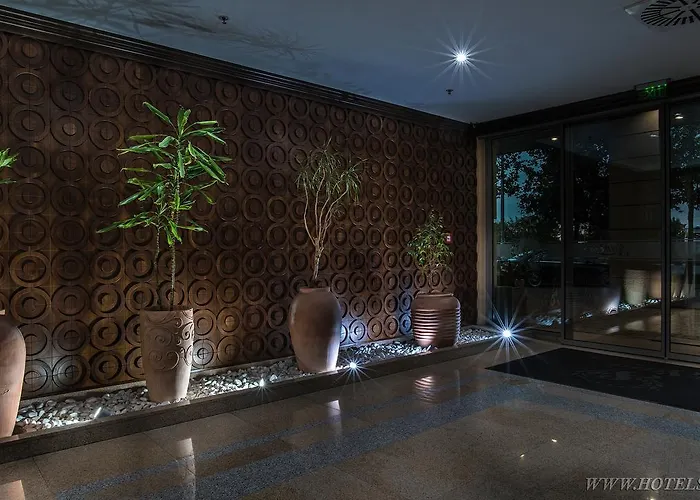 Хотел сани 4*